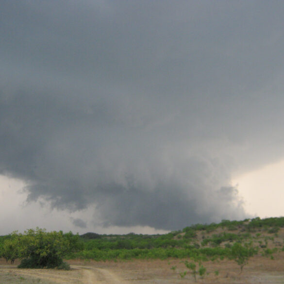 Wall Cloud near Lawn TX