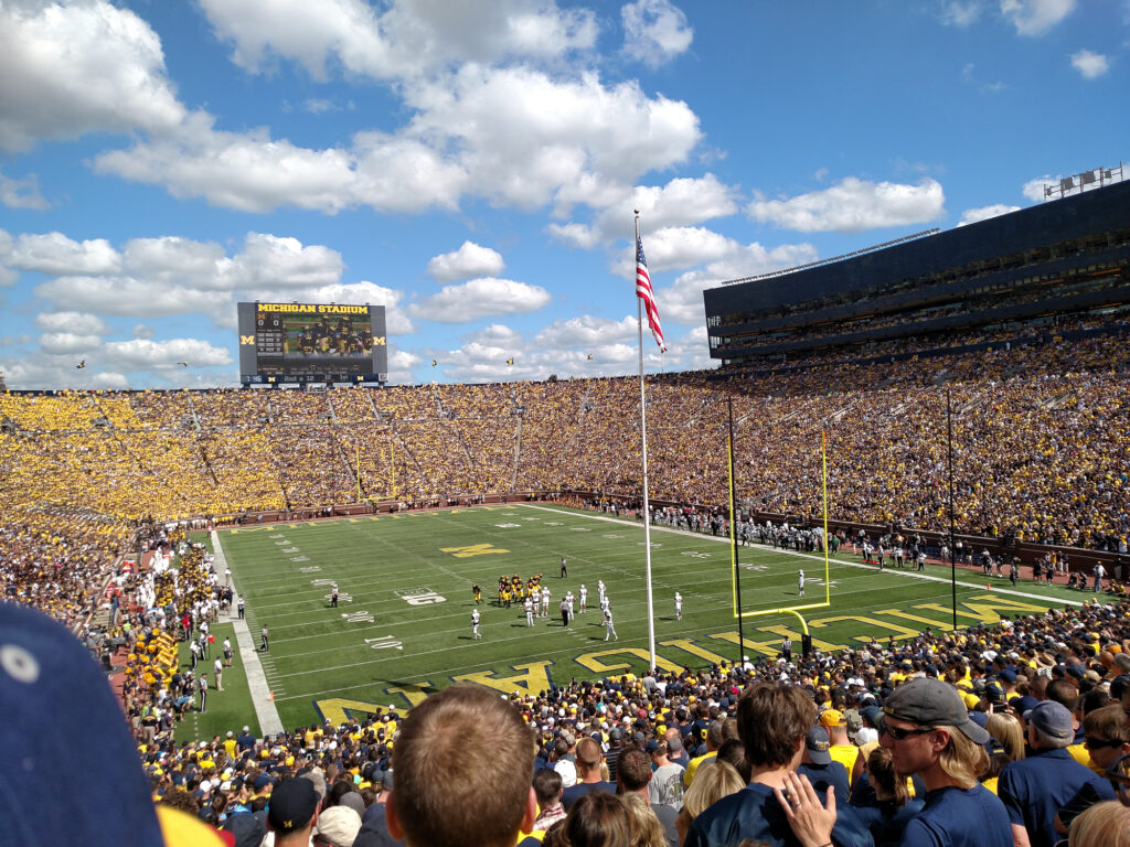 Michigan vs Hawaii 2016